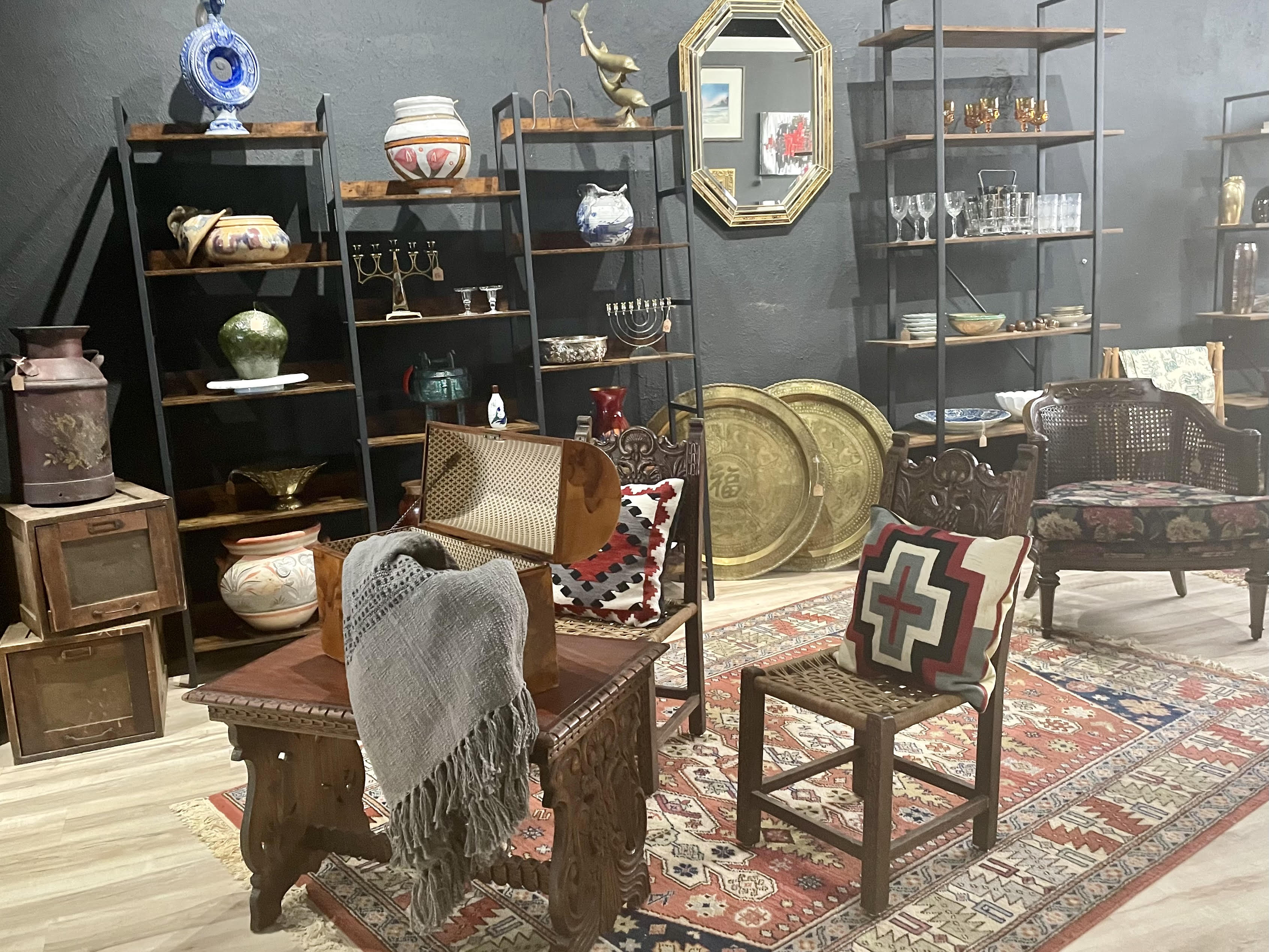 Vintage & Antiques – Mishi Lifestyle