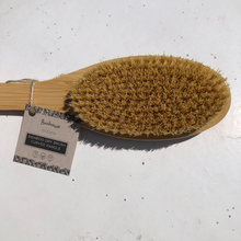 Load image into Gallery viewer, Bamboo Dry Brush with Curved Handle