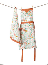 Load image into Gallery viewer, 100% cotton english garden apron designed by Elizabeth Owen
