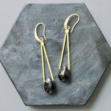 Load image into Gallery viewer, Gold plated earrings with black stones 
