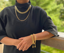 Load image into Gallery viewer, 18k gold plated fishtail bracelet 
