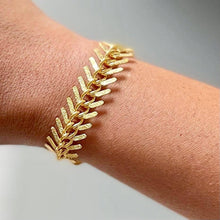 Load image into Gallery viewer, 18k gold plated fishtail bracelet 

