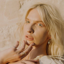 Load image into Gallery viewer, Giselle Hoop Earrings
