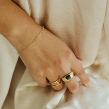 Load image into Gallery viewer, Square Link Gold Chain Bracelet
