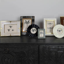 Load image into Gallery viewer, 3&quot; black scalloped round picture frame 

