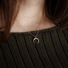 Load image into Gallery viewer, Commonform - Naja Mini Necklace in Demi-Fine Gold
