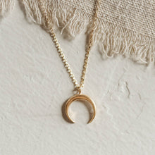 Load image into Gallery viewer, Commonform - Naja Mini Necklace in Demi-Fine Gold
