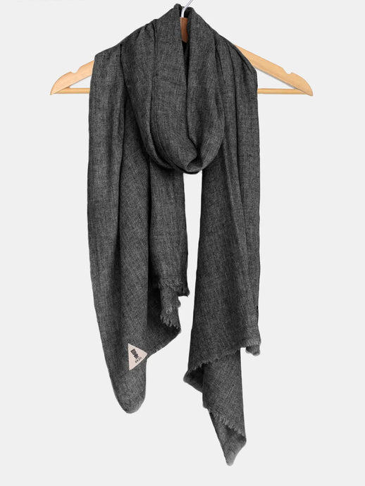 cashmere scarf in smokey gray