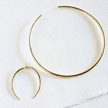 Load image into Gallery viewer, Bisjoux - Solid brass mooth minimal collar with removable arc claw necklace
