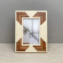 Load image into Gallery viewer, Bone &amp; Wood Photo Frame 4 X 6
