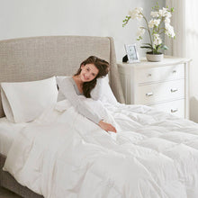 Load image into Gallery viewer, Olliix - All-Season Down Comforter with 100% Down in Center
