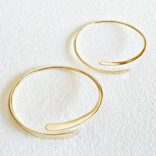 Load image into Gallery viewer, Brass simple wire thread bangle bracelet
