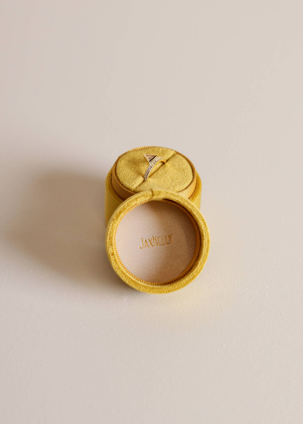 JaxKelly - Circle Velvet Jewelry Box