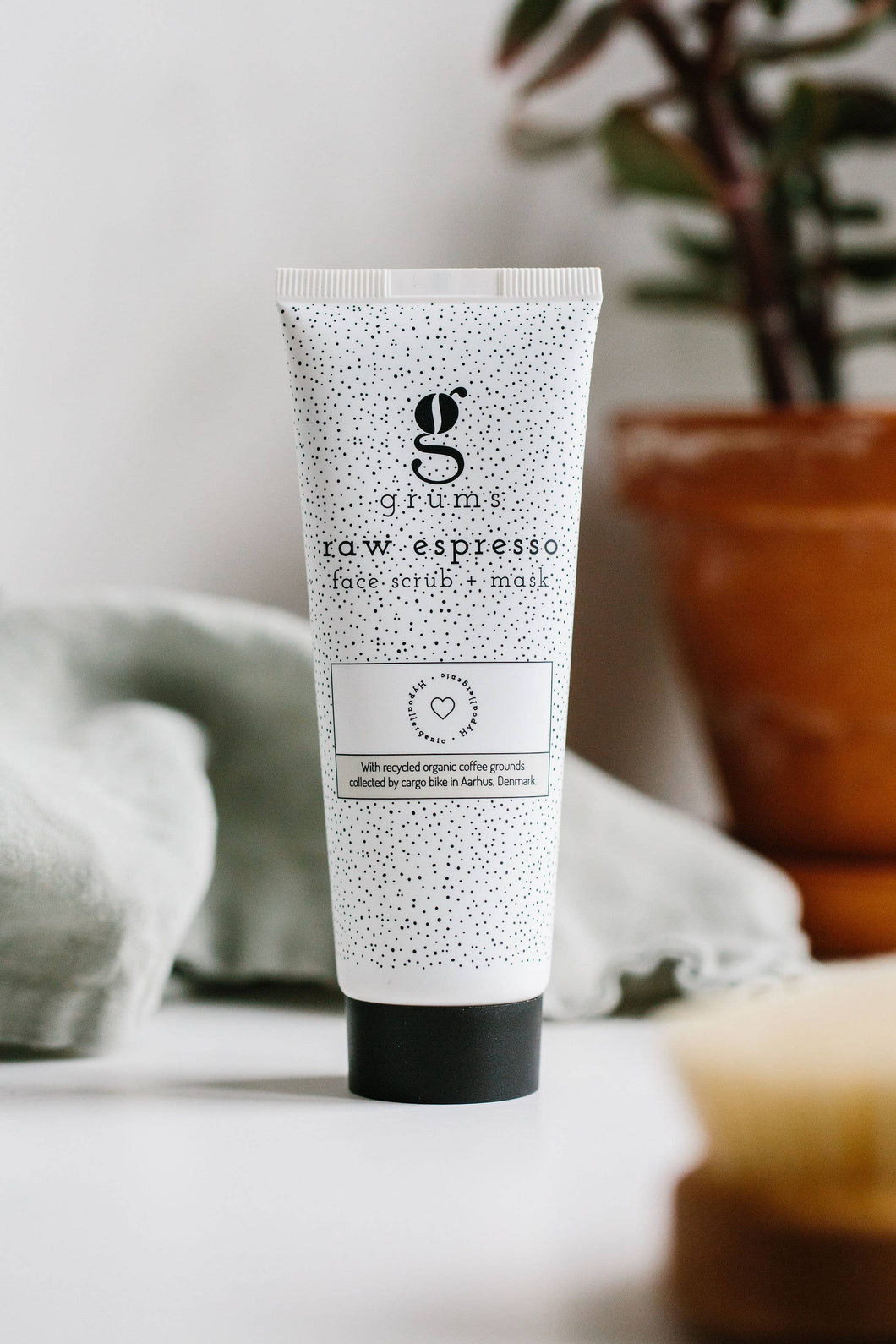 Raw Espresso Face Scrub + Mask (80 ml.)