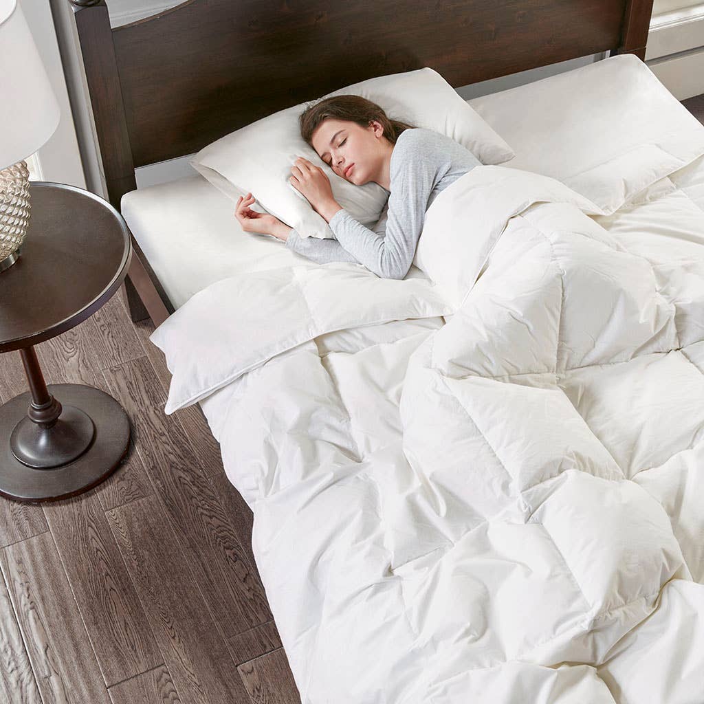 Olliix - All-Season Down Comforter with 100% Down in Center