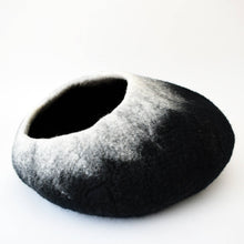 Load image into Gallery viewer, Ombre Wool Pet Cave
