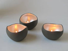 Load image into Gallery viewer, Anoq - Set of 3 Pearlescent Candle Holders
